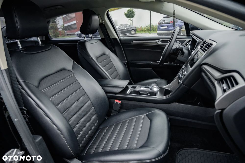 Ford Fusion - 17