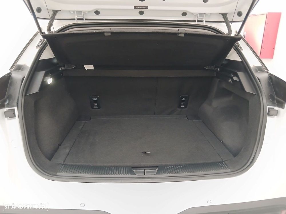 MG MG4 64 kWh Luxury - 12
