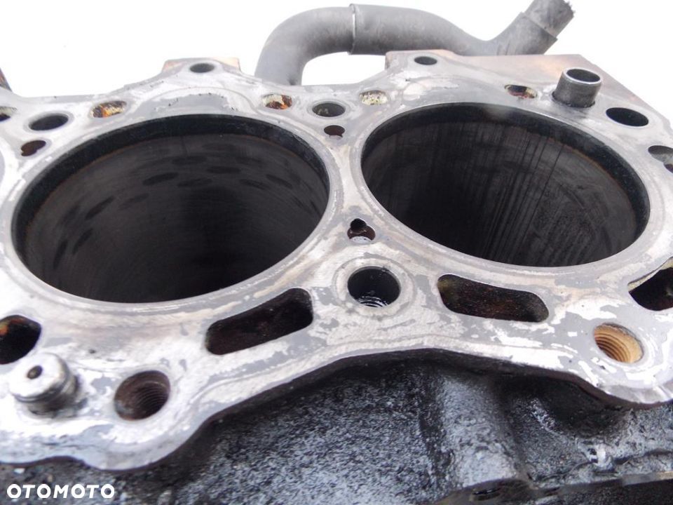BLOK SILNIKA MAZDA B2500 RANGER I 2.5 TD - 8