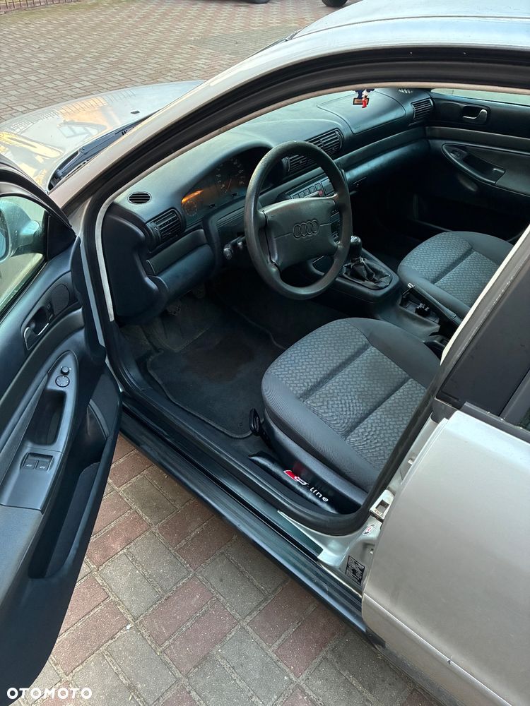 Audi A4 Limousine 1.6 - 8