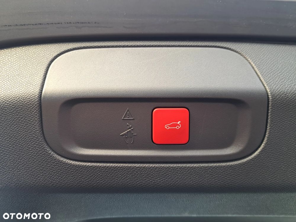 Peugeot 408 1.6 Plug-In Hybrid 225 GT EAT8 - 15