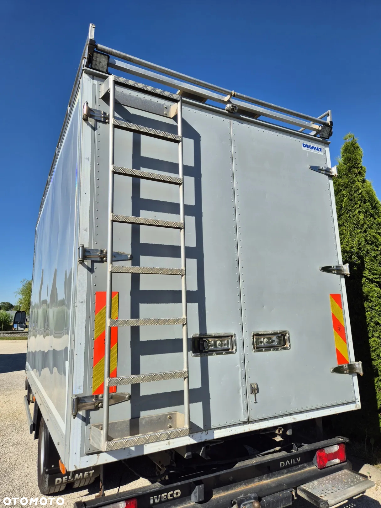 Kontener 8 palet Iveco, wysoki 230cm, bagażnik dachowy, regały, stan idealny! - 11