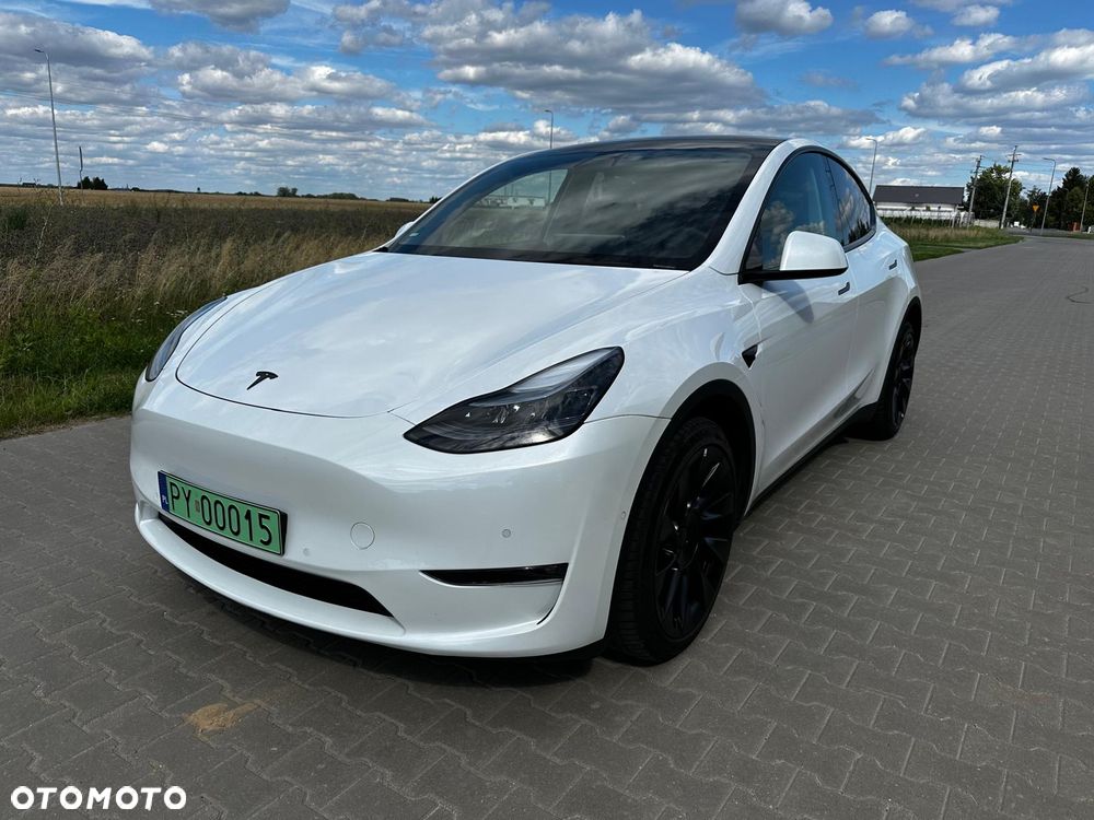 Tesla Model Y Long Range AWD - 1
