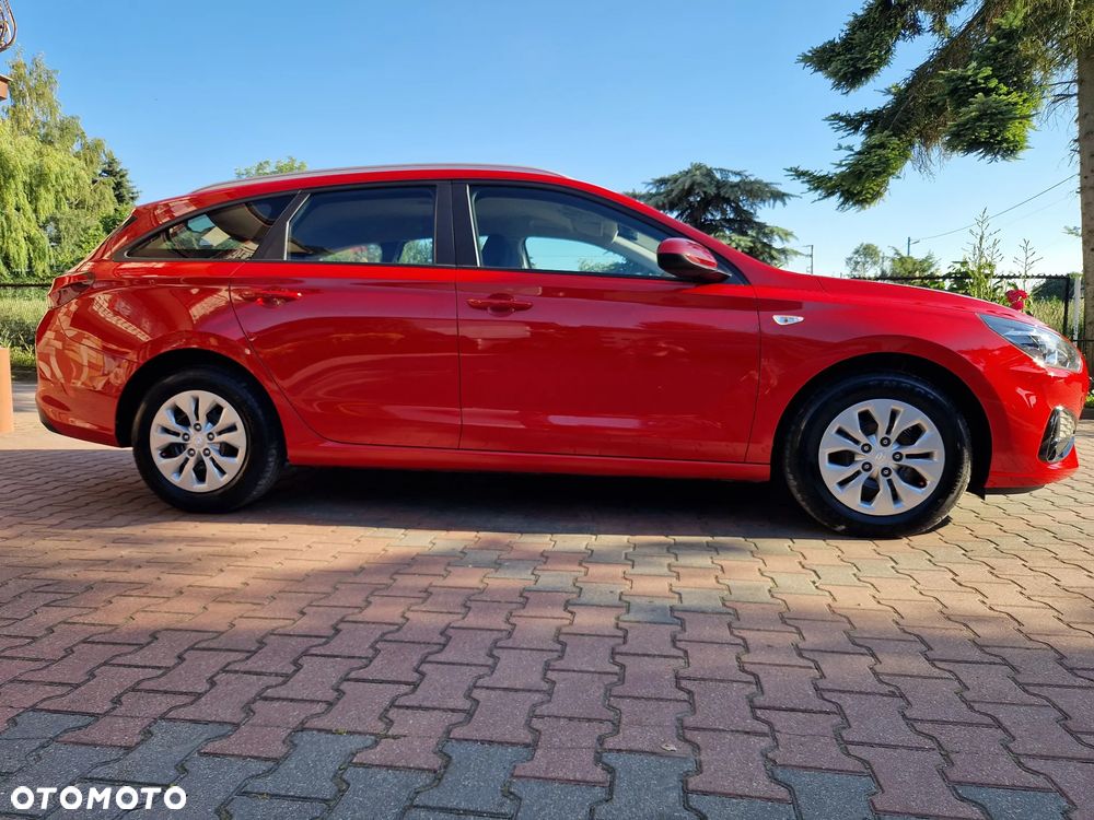 Hyundai i30 1.5 DPI Classic + - 11