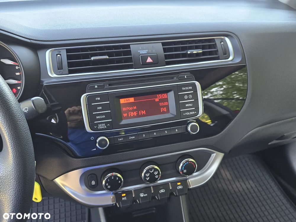 Kia Rio 1.2 L - 13