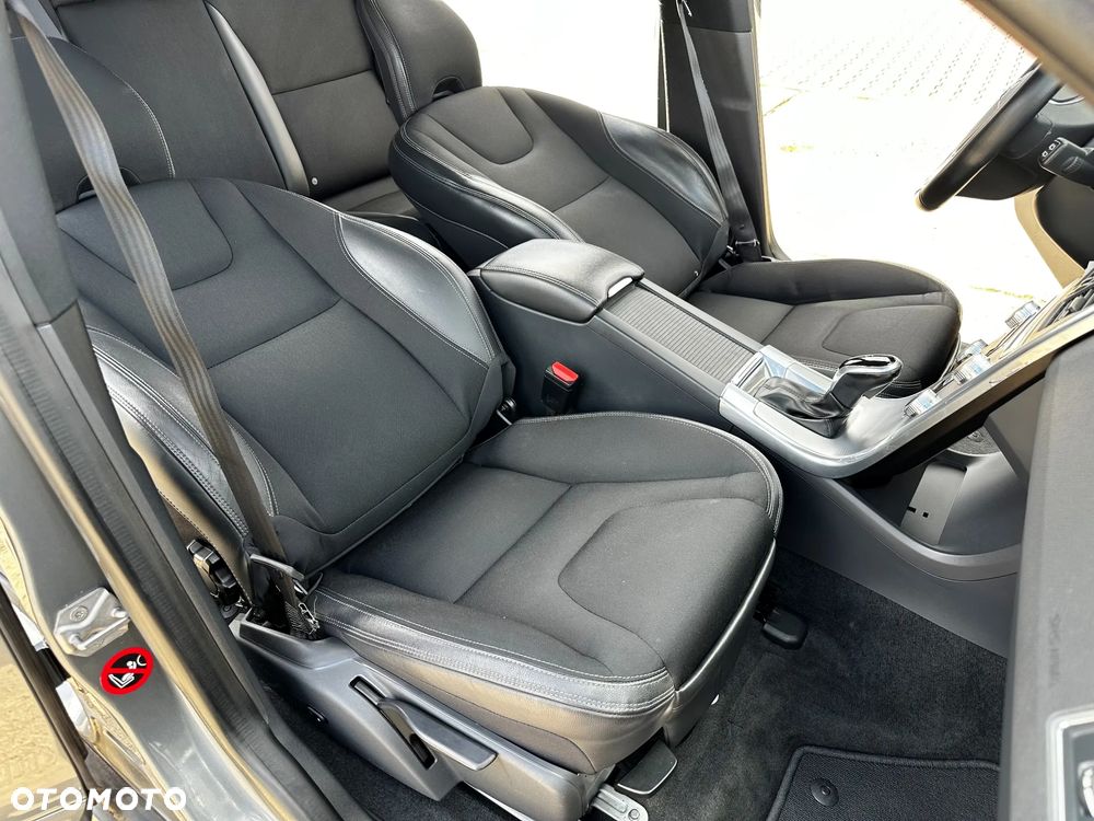 Volvo XC 60 D4 Momentum - 21