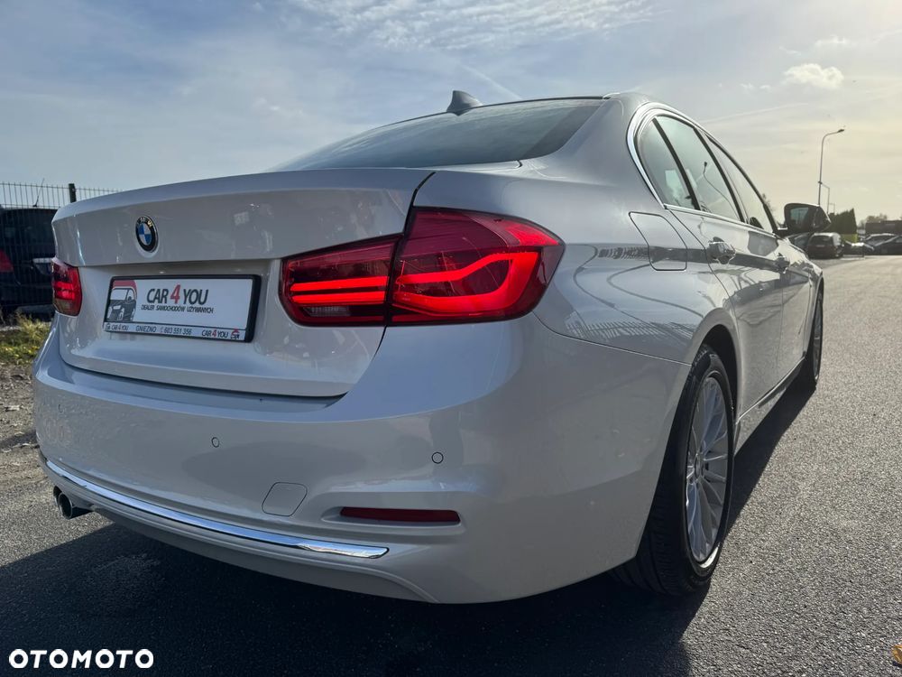 BMW Seria 3 320d Luxury Line - 9