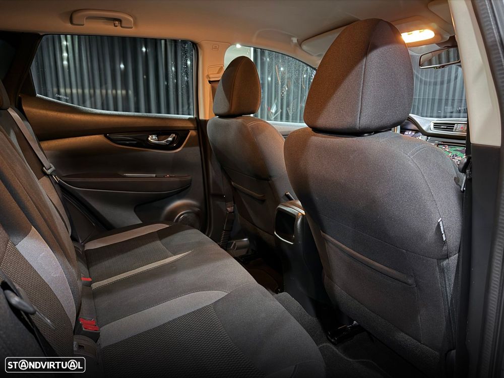 Nissan Qashqai 1.5 dCi N-Connecta - 28
