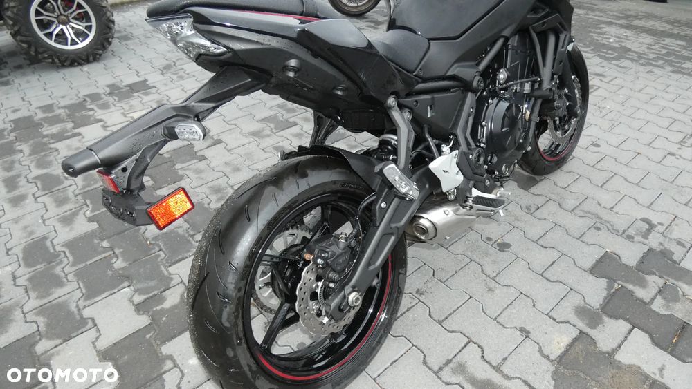 Kawasaki Z 650 - 10