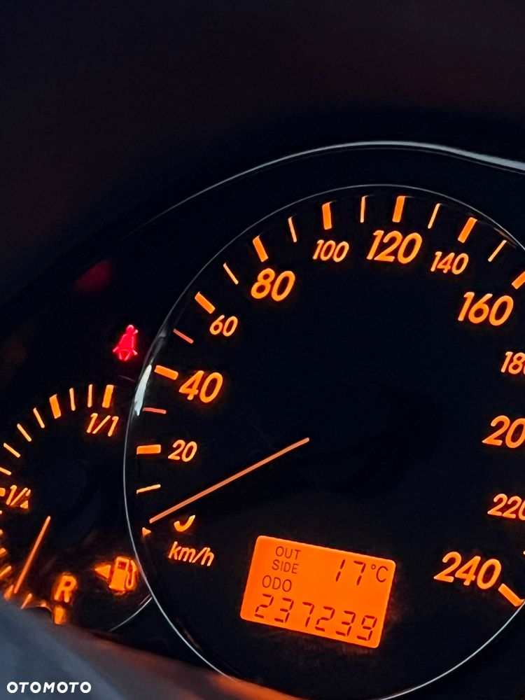 Toyota Avensis 2.0 VVT-i Automatik Executive - 27