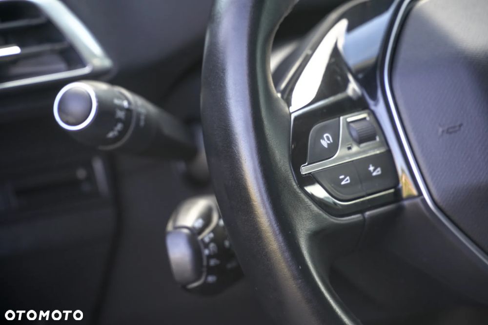 Peugeot 3008 1.6 HDi Style - 17