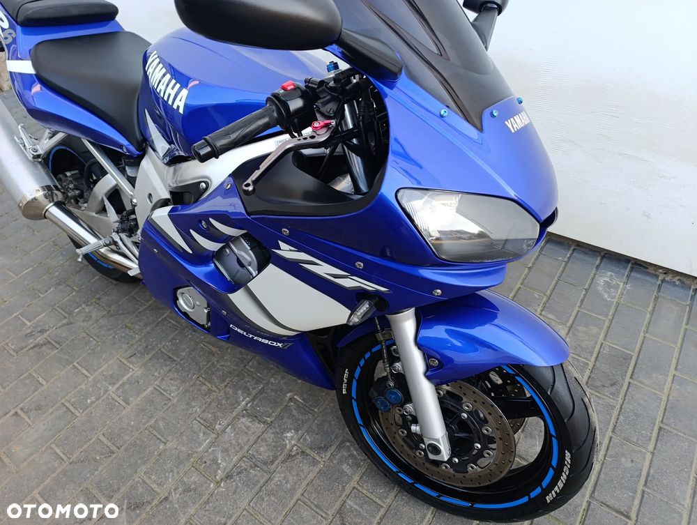 Yamaha R6 - 24