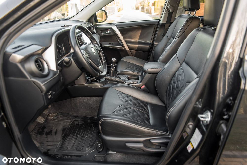 Toyota RAV4 2.0 D-4D Premium 4x2 - 19