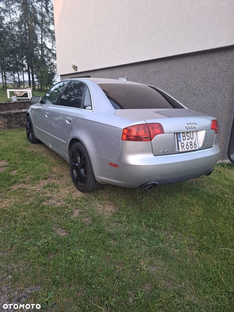 Audi A4 Limousine - 4