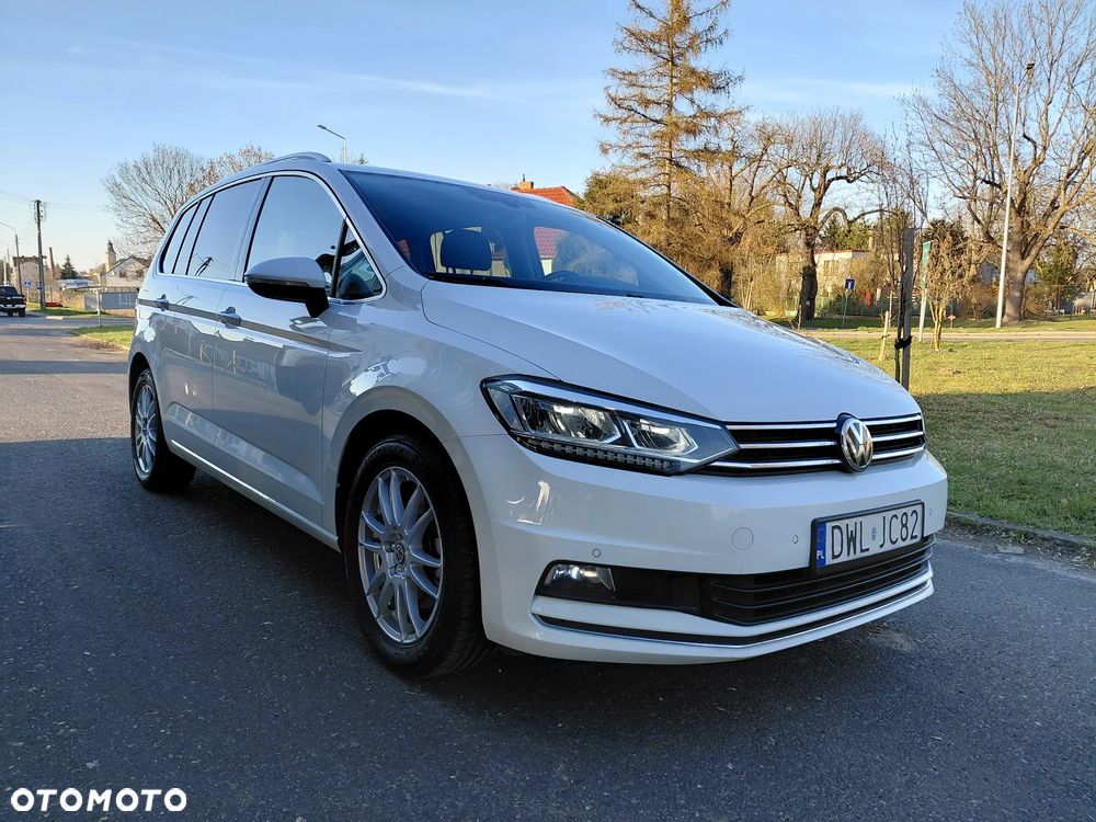 Volkswagen Touran - 1