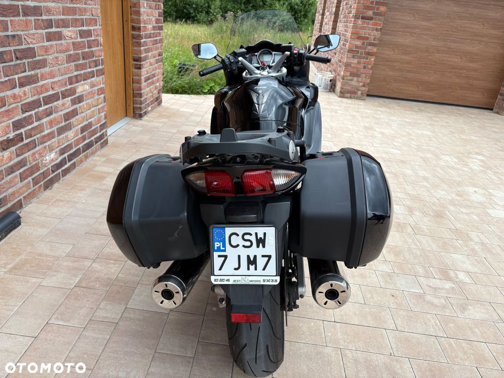 Yamaha FJR - 2