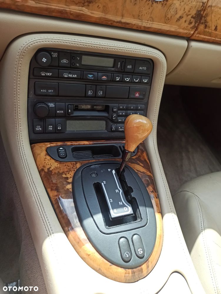 Jaguar XK8 4.0 - 10
