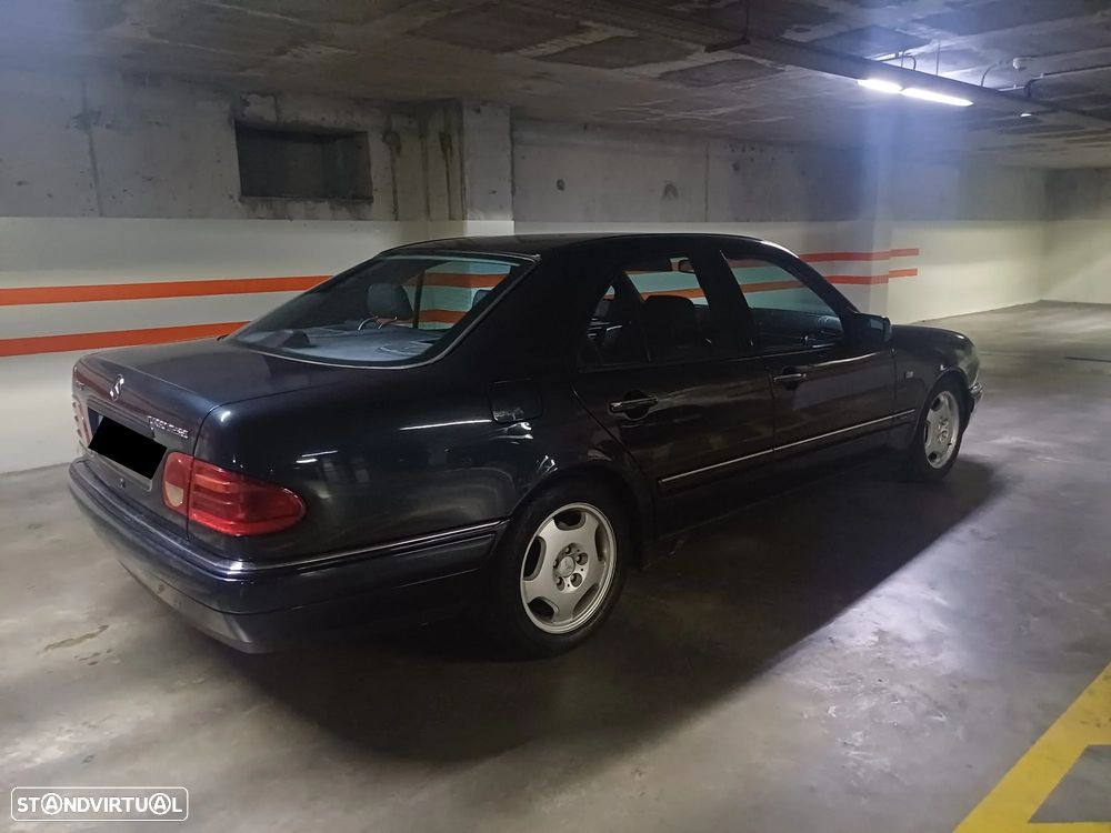 Mercedes-Benz E 250 TD Classic - 6