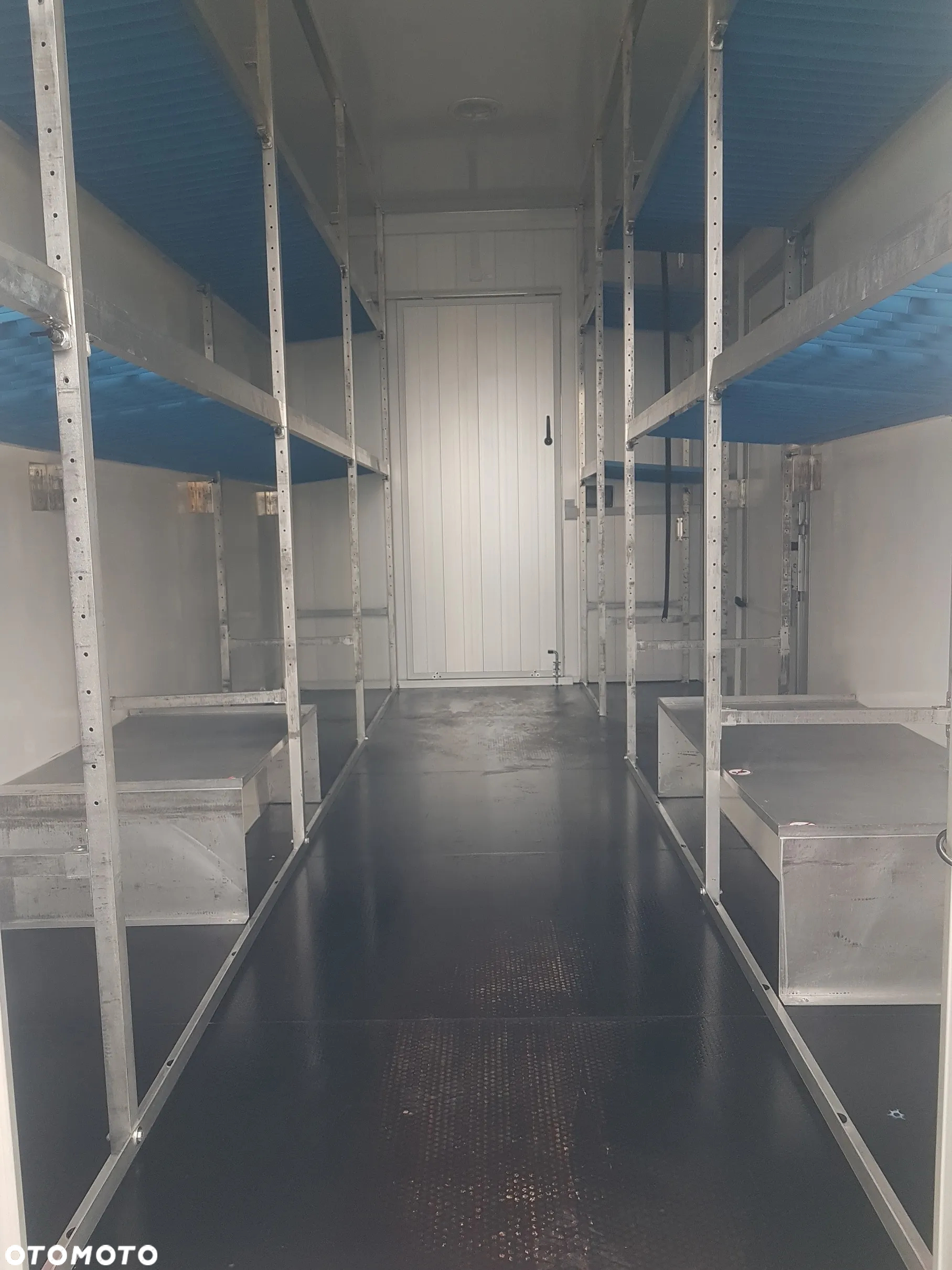Iveco DAILY KONTENER NISKOPODŁOGOWY 4,43x2,23x2,42 SKLEP BAR FOODTRUCK KAMPER KLIMA - 17