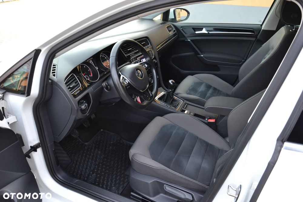 Volkswagen Golf Variant 2.0 TDI 4Motion BlueMotion Technology Highline - 16