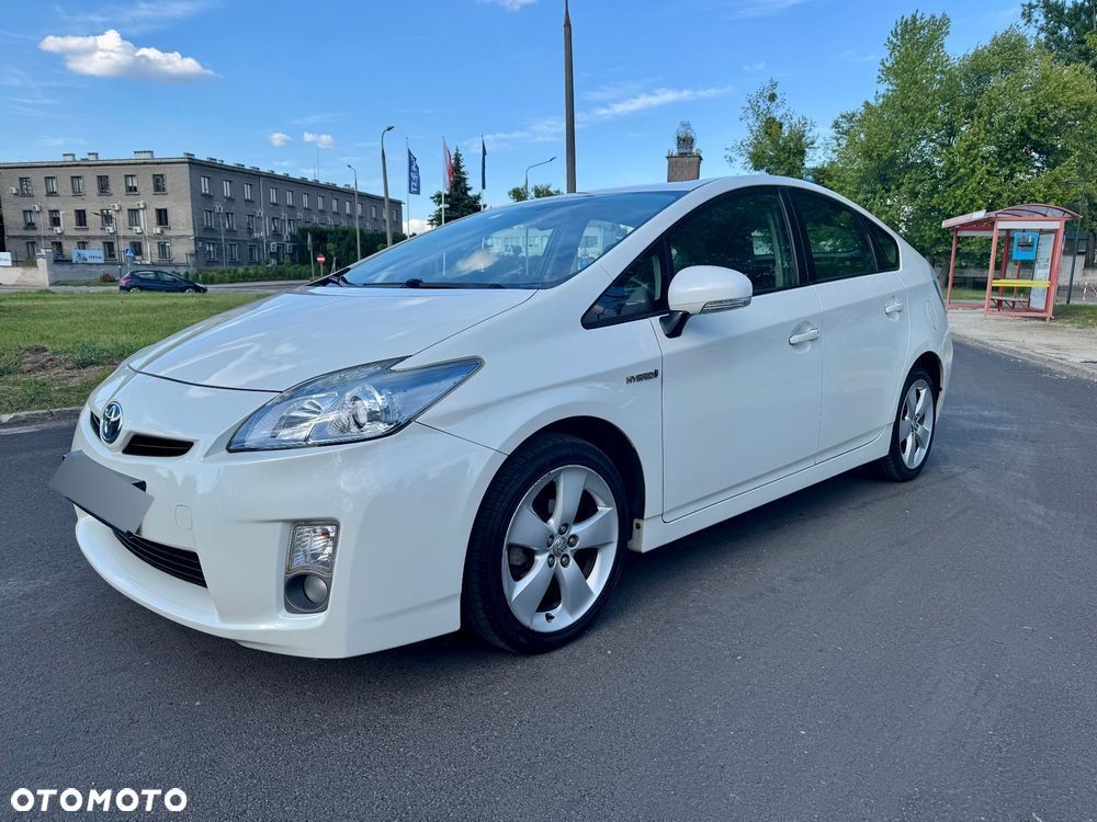 Toyota Prius (Hybrid) - 1
