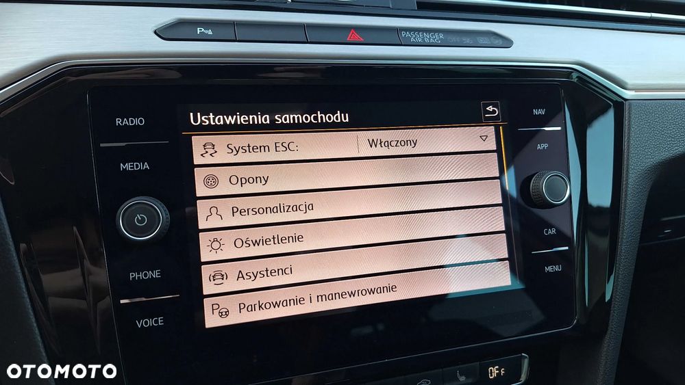 Volkswagen Passat - 34