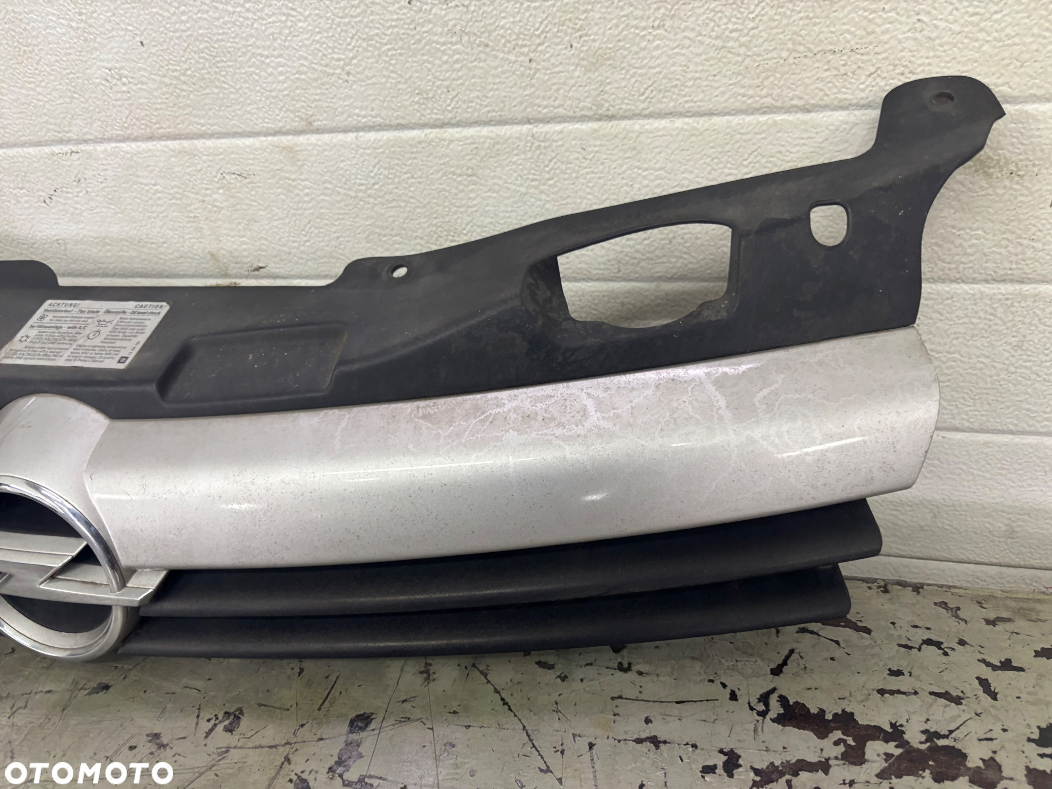 OPEL ASTRA H GRILL 13241967 Z157 - 6