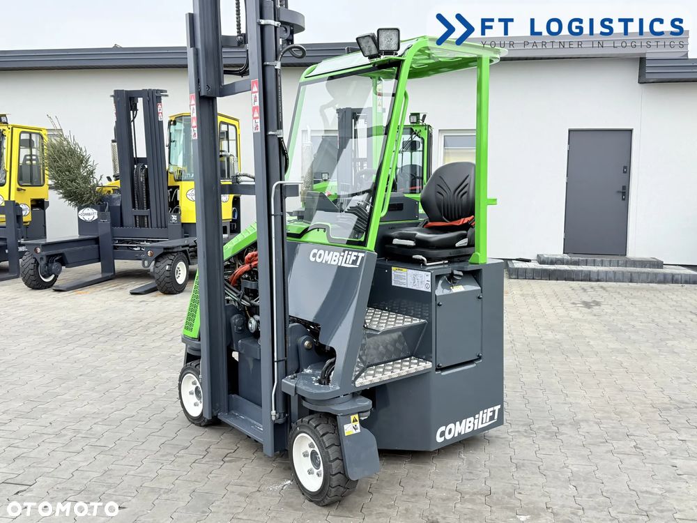 Combilift WÓZEK CZTEROKIERUNKOWY - WIELOKIERUNKOWY | COMBILIFT CB3000 | DIESEL | TRIPLEX 5500MM | POZYCJONER WIDEŁ | PRZESUW WIDEŁ | WOLNY SKOK | STAN IDEALNY | Szeroka oferta wózków czterokierunkowych i bocznych, dopasowanych do różnorodnych potrzeb i zastosowań - 27