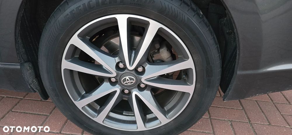 Toyota Avensis 2.0 D-4D - 15