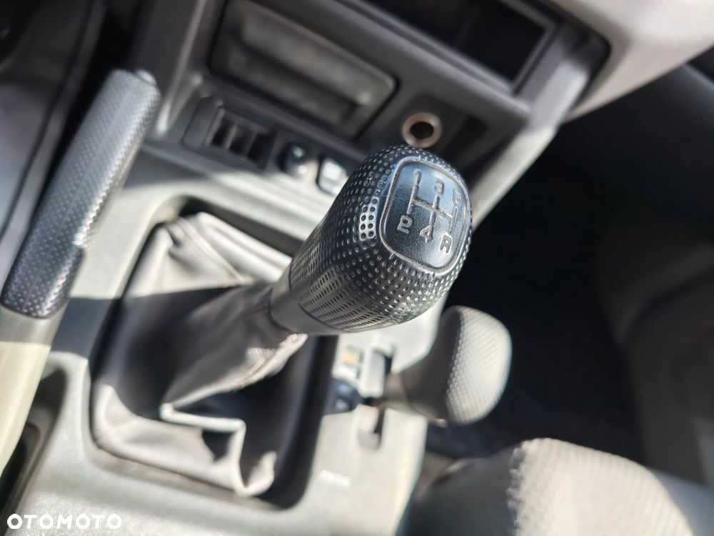 Mitsubishi Pajero - 11