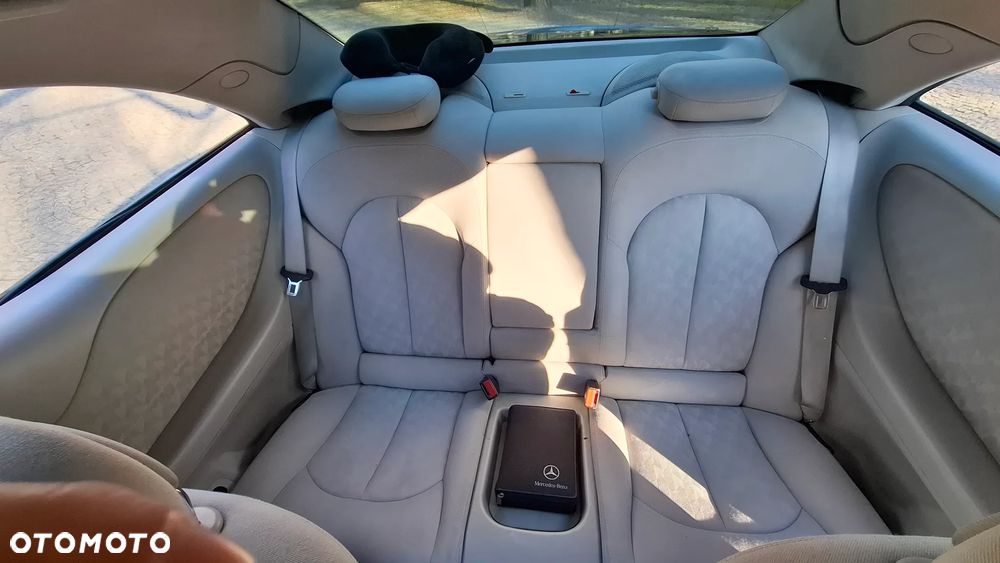 Mercedes-Benz CLK - 23
