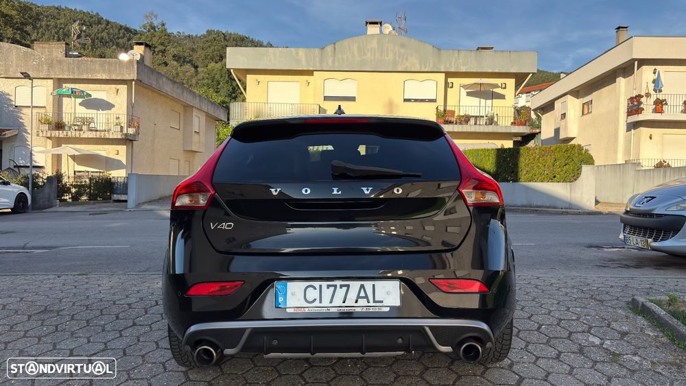 Volvo V40 D2 R Design - 4