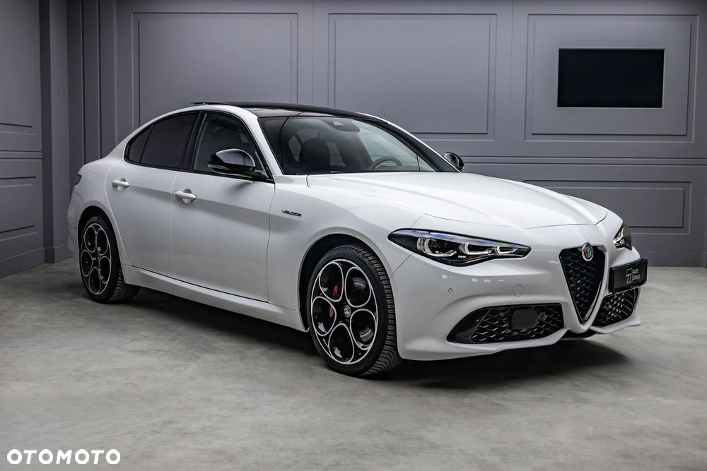 Alfa Romeo Giulia 2.0 Turbo 16V AT8-Q4 Veloce - 4