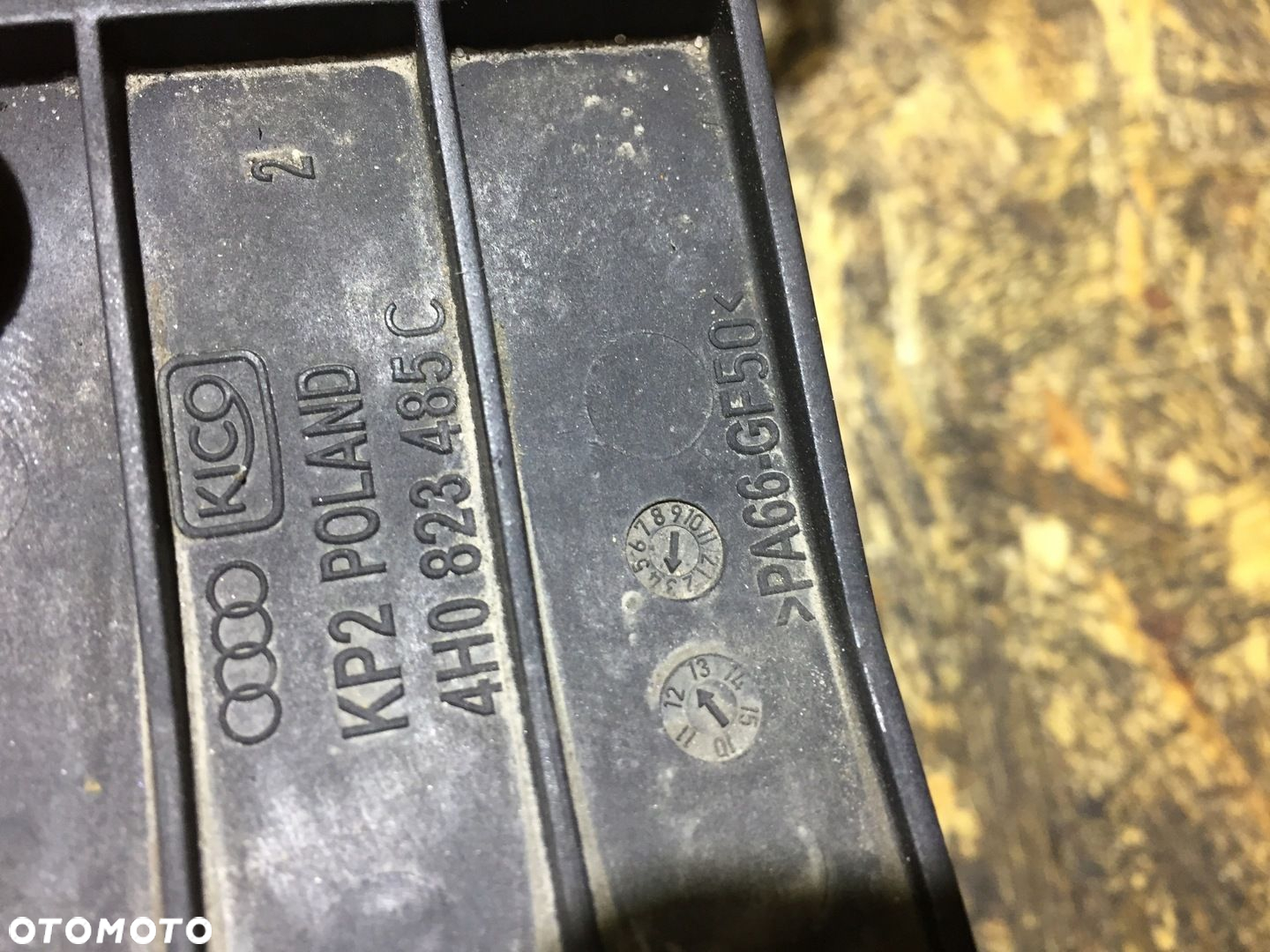 AUDI A8 D4 ZAMEK RYGIEL MASKI 4H0823485C - 6