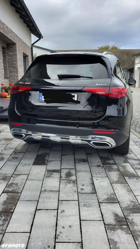 Mercedes-Benz GLC 300 4Matic 9G-TRONIC Exclusive - 3