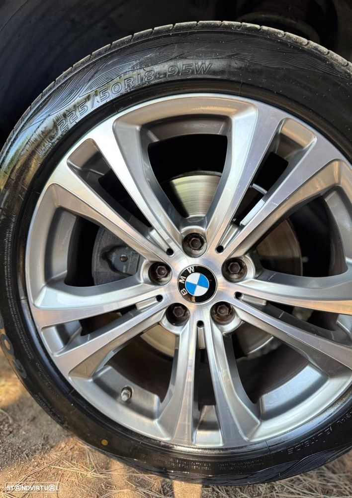 BMW X1 18 d sDrive Auto Line Sport - 28