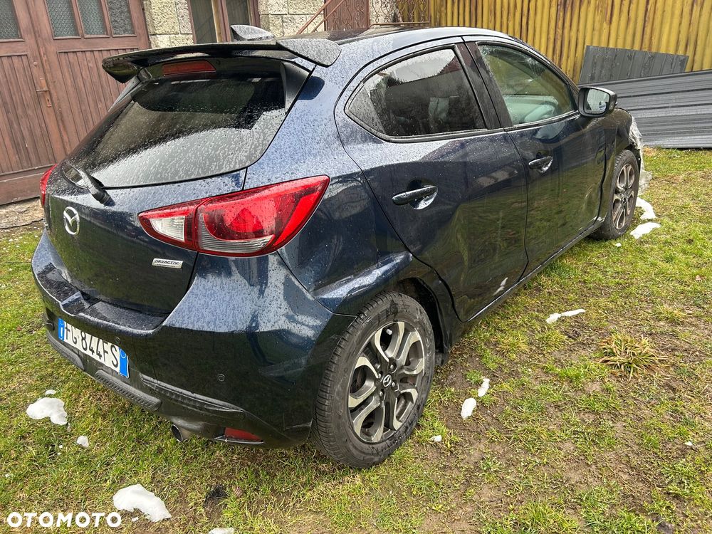Mazda 2 - 5