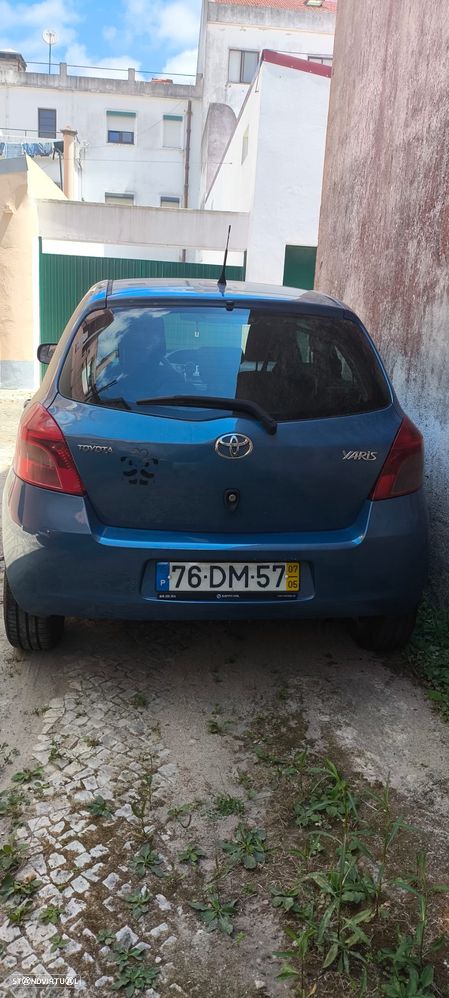 Toyota Yaris 1.0 VVT-i - 2