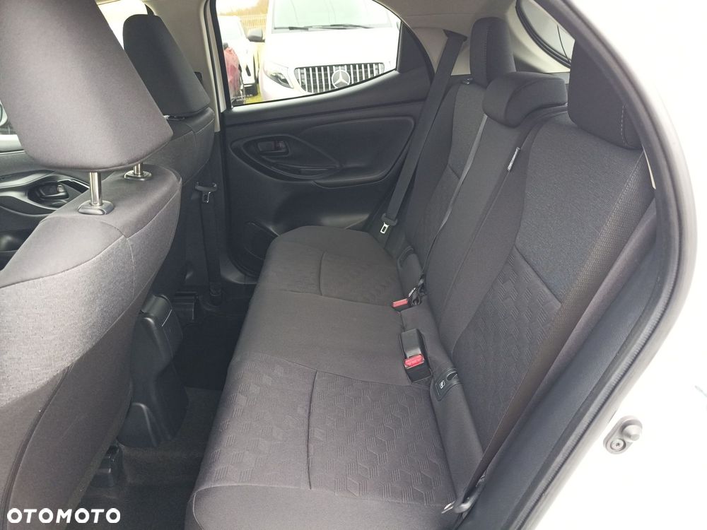 Toyota Yaris Hybrid 1.5 Style - 19