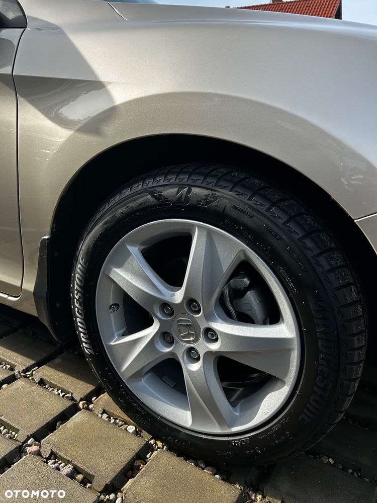 Honda Accord 2.4 LX - 18