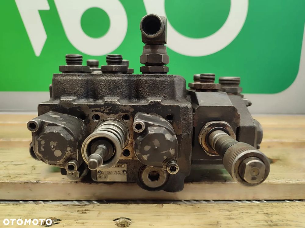 Rozdzielacz hydrauliczny 644300080 Schaffer 690T - 2