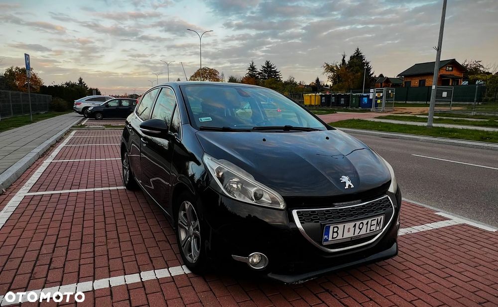 Peugeot 208 1.4 HDi Business Line - 1