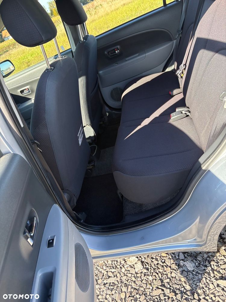 Daihatsu Sirion - 17
