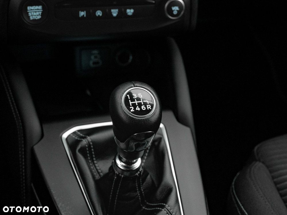 Ford Focus SW 1.0 EcoBoost Titanium X - 19