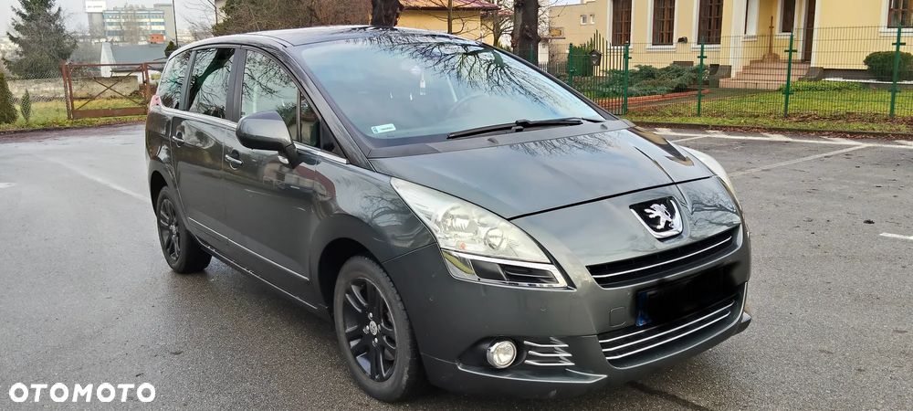 Peugeot 5008 1.6 THP Premium + - 1