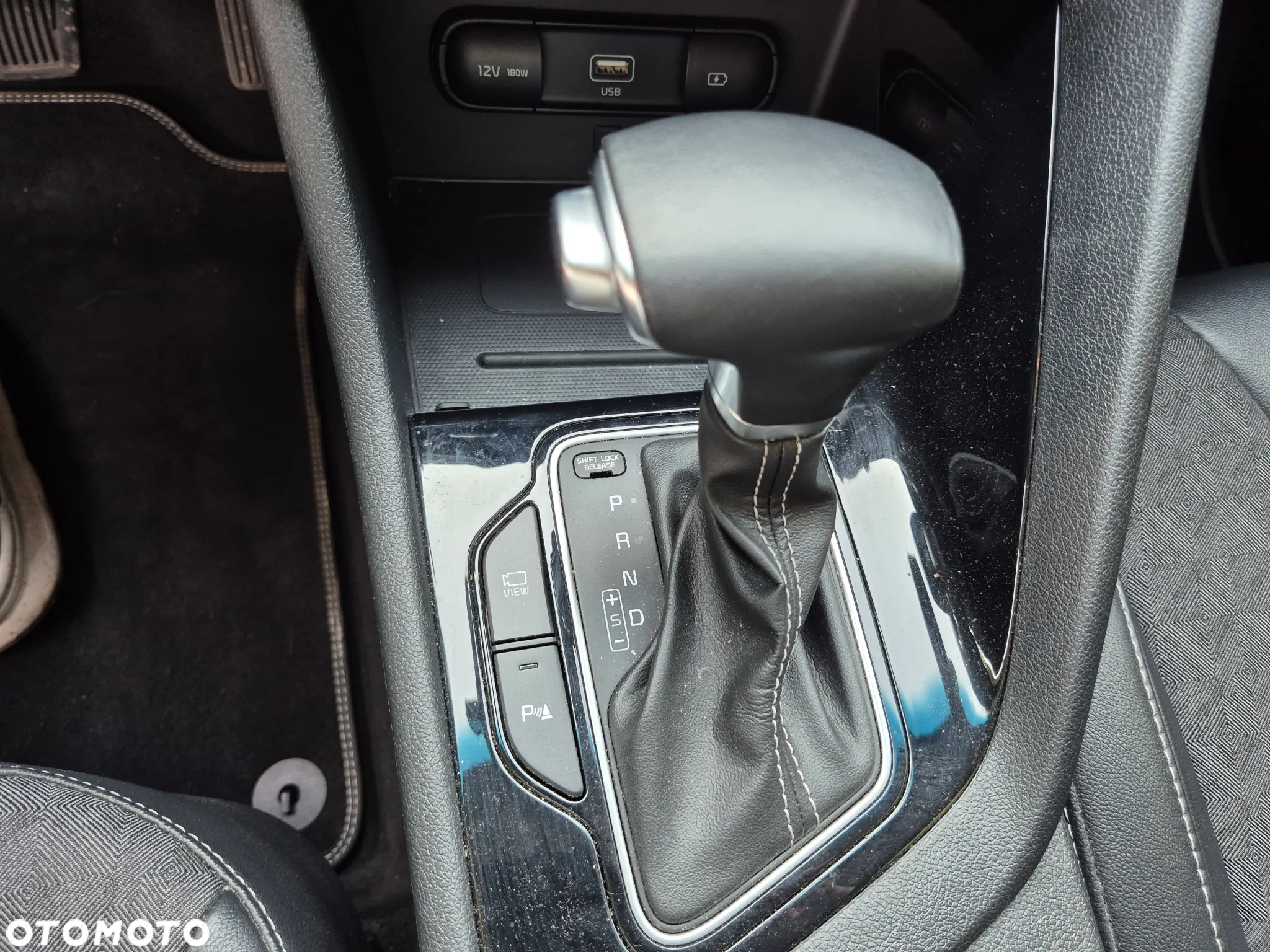 Kia Niro 1.6 GDI Hybrid Business Line - 17