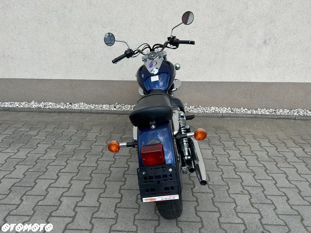 Suzuki Intruder - 32