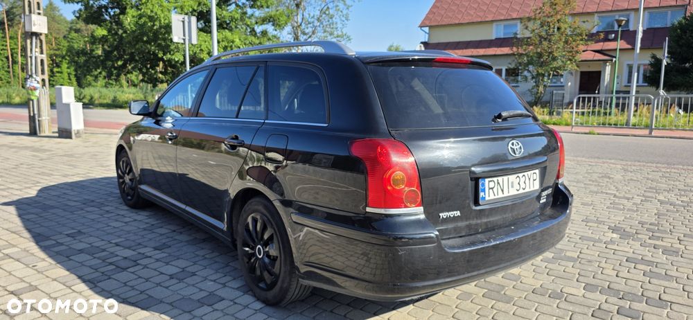 Toyota Avensis - 4