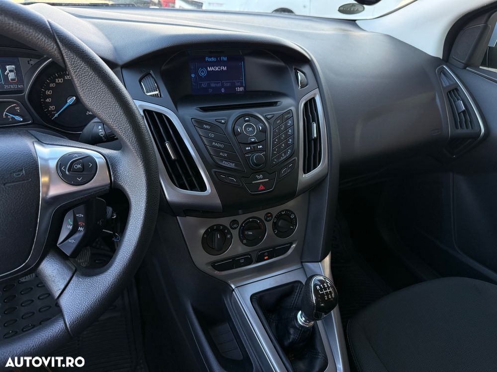 Ford Focus 1.6 TDCI DPF Trend - 9