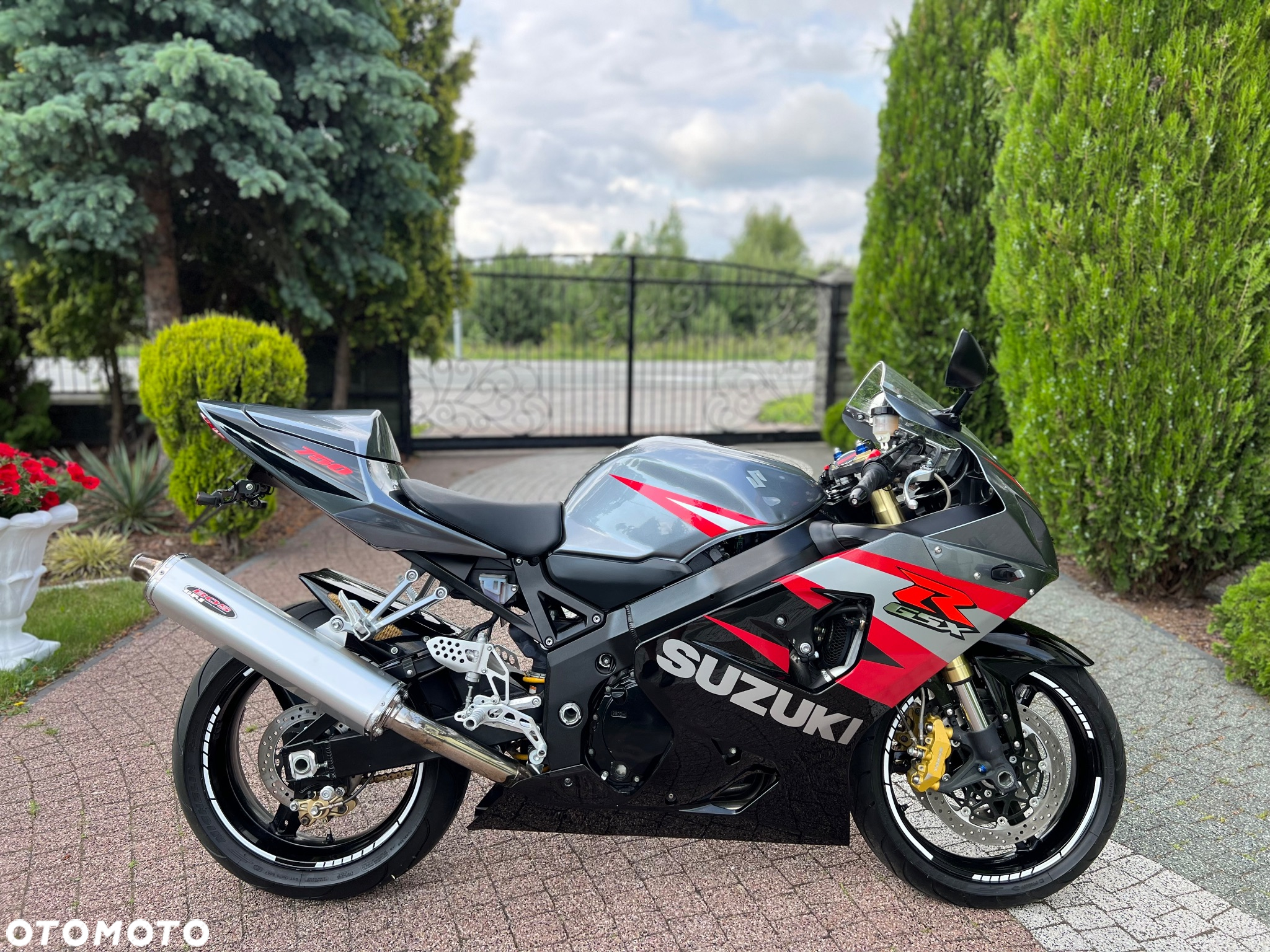 Suzuki GSX-R - 6